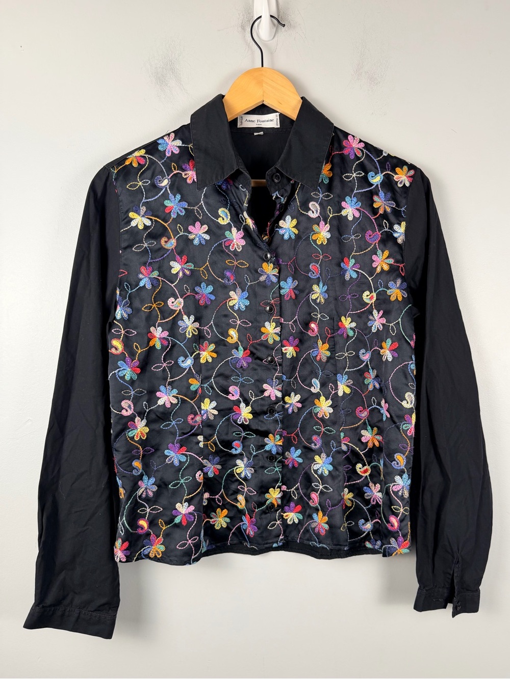 Anne Fontaine Black floral embroidered button down top size 3 / large
